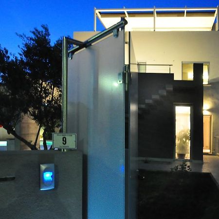 Bed and Breakfast Art House Quartu - Margine Rosso Куарту-Сант'Елена Екстер'єр фото