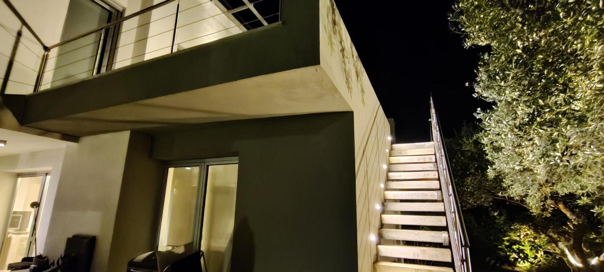 Bed and Breakfast Art House Quartu - Margine Rosso Куарту-Сант'Елена Екстер'єр фото