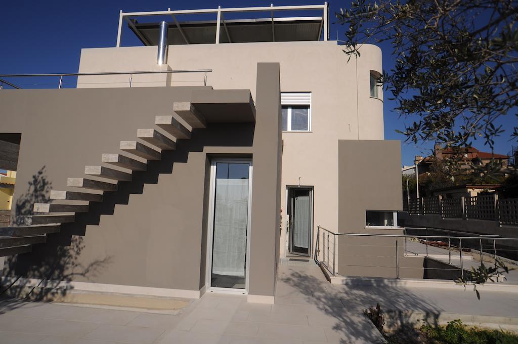 Bed and Breakfast Art House Quartu - Margine Rosso Куарту-Сант'Елена Екстер'єр фото