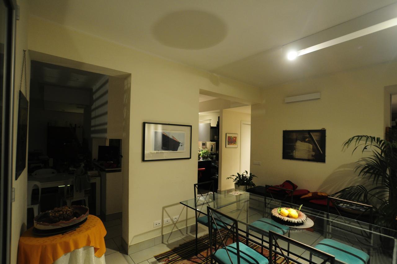 Bed and Breakfast Art House Quartu - Margine Rosso Куарту-Сант'Елена Екстер'єр фото