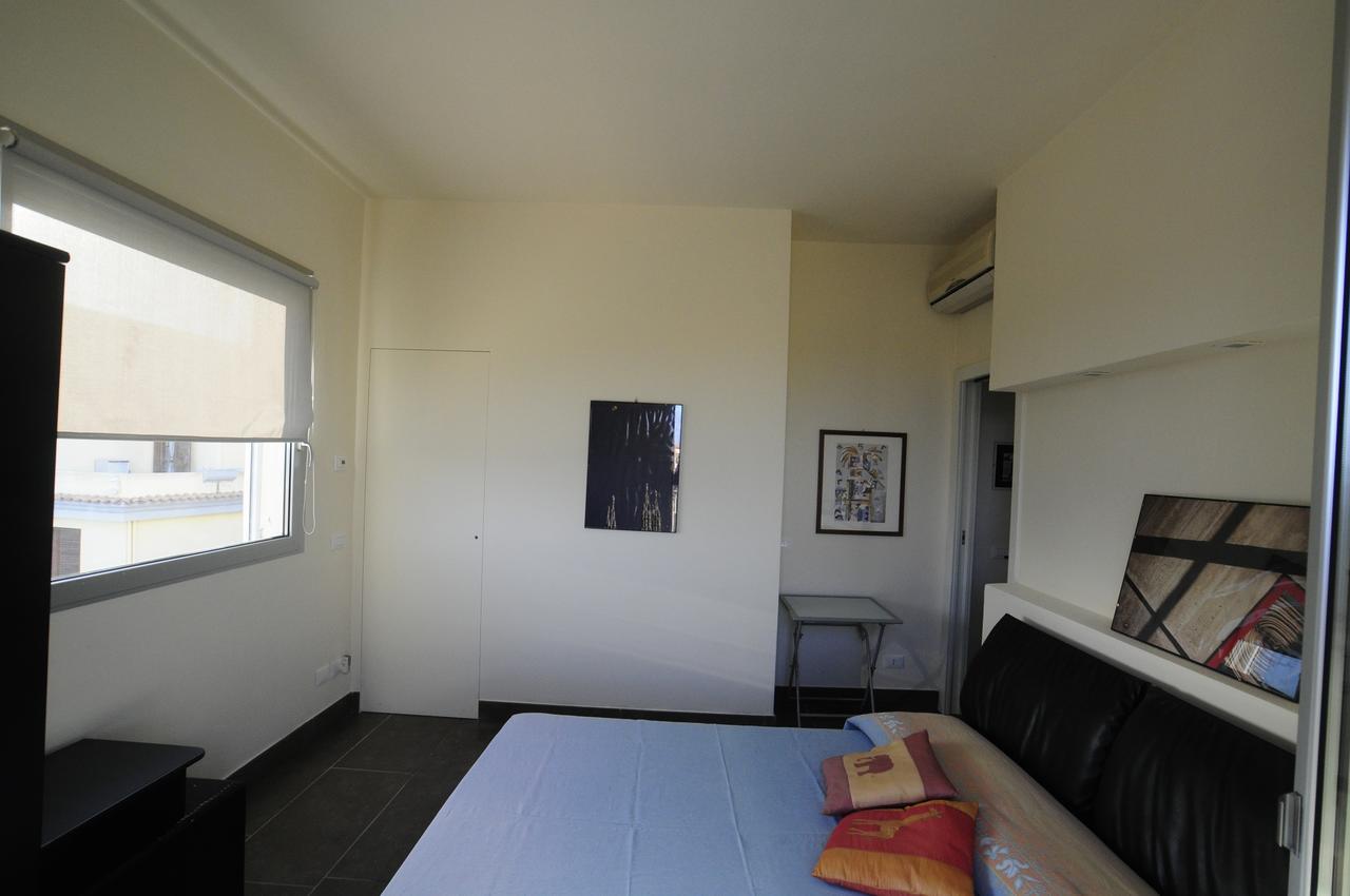 Bed and Breakfast Art House Quartu - Margine Rosso Куарту-Сант'Елена Екстер'єр фото